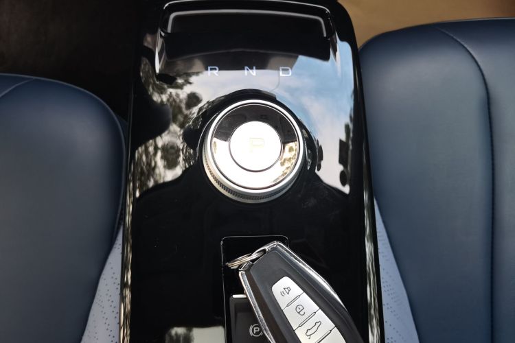 吉利几何E萤火虫 2023款 401KM 玲珑虎 5座中控内饰18