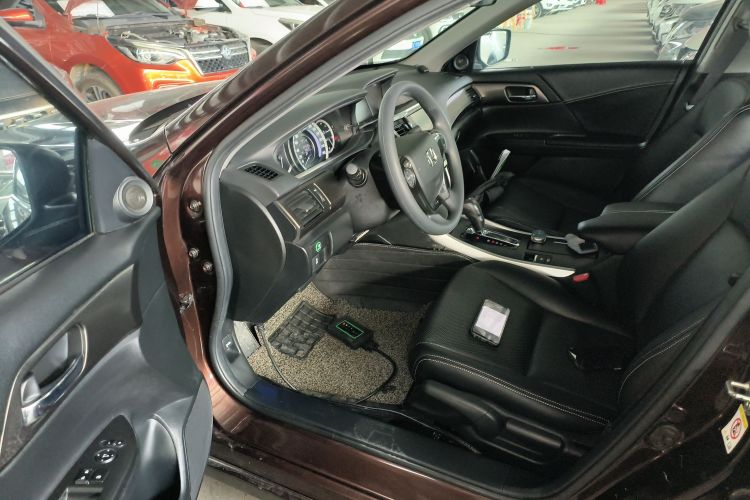 本田 雅阁 2015款 2.0L LX 舒适版中控内饰20