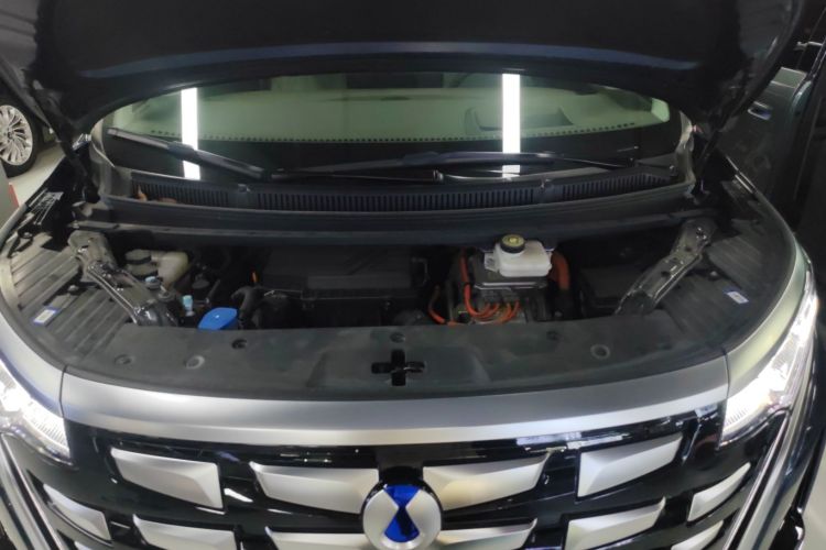 腾势D9 2022款 DM-i 970 四驱旗舰型机舱底盘24