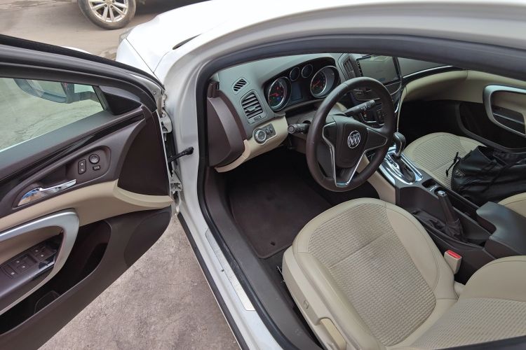 别克 君威 2014款 2.0L 领先时尚型中控内饰7003