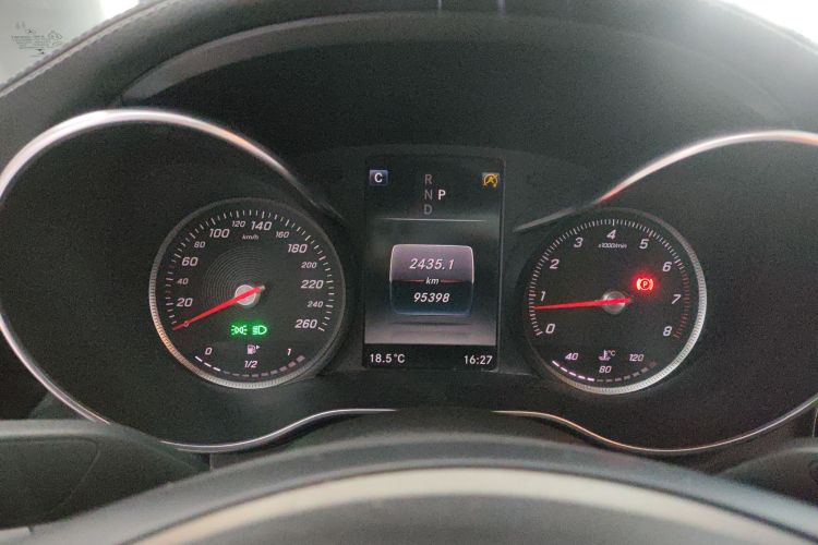 奔驰C级 2017款 改款 C 180 L 时尚型运动版中控内饰14