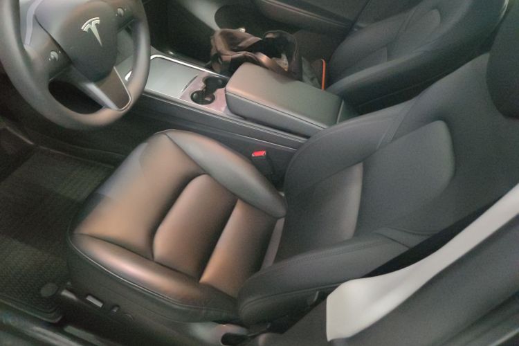 特斯拉 Model Y 2023款 长续航全轮驱动版中控内饰19