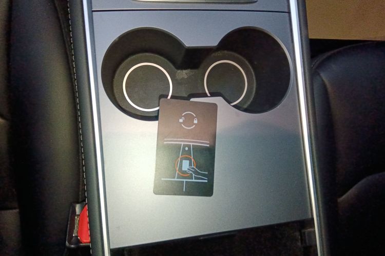 特斯拉 Model Y 2024款 后轮驱动版中控内饰7001