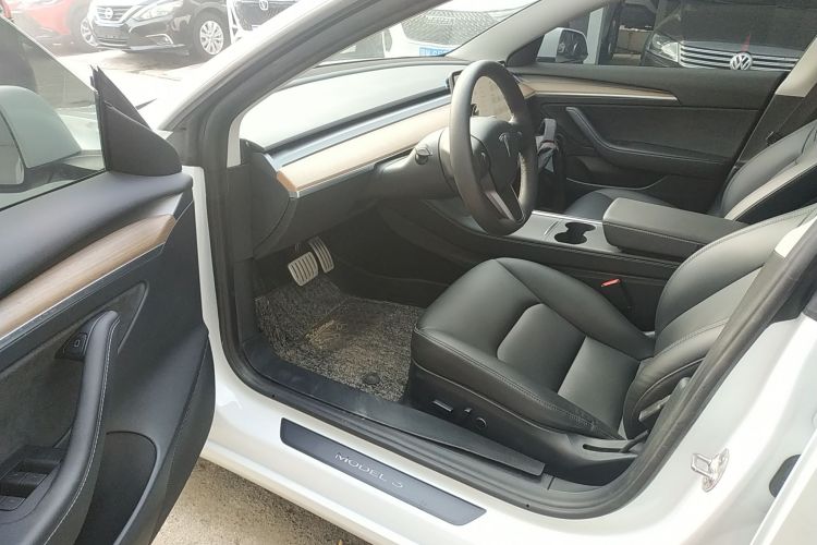 特斯拉 Model 3 2021款 Performance高性能全轮驱动版中控内饰7003