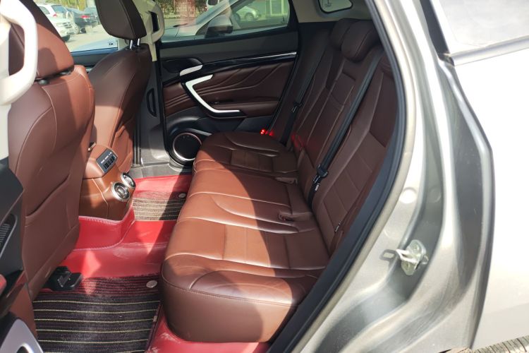 魏牌 VV7 2017款 2.0T 旗舰型中控内饰21