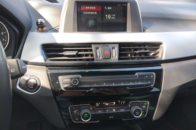 宝马X1 2018款 sDrive20Li 领先型中控内饰16
