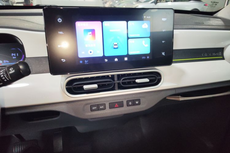 吉利银河 2025款 210km 熊猫骑士中控内饰16