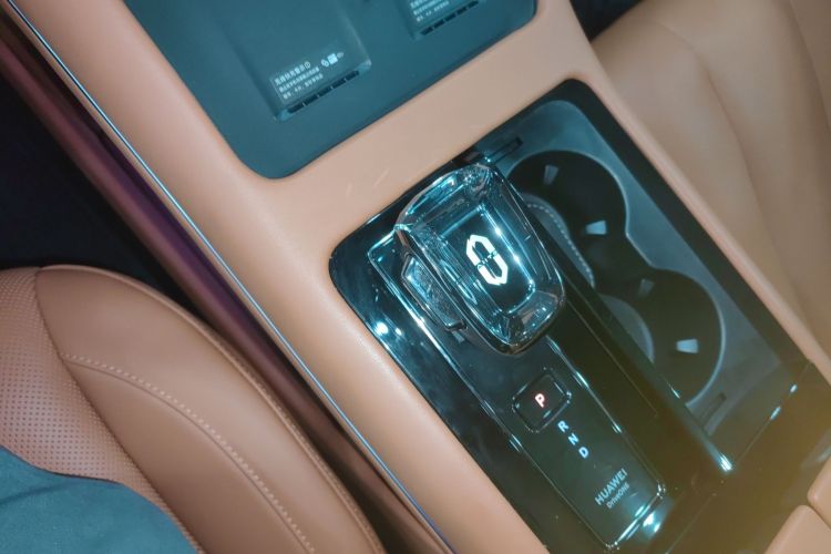 鸿蒙智行 问界M7 2024款 1.5T 智驾四驱Pro版 5座中控内饰18