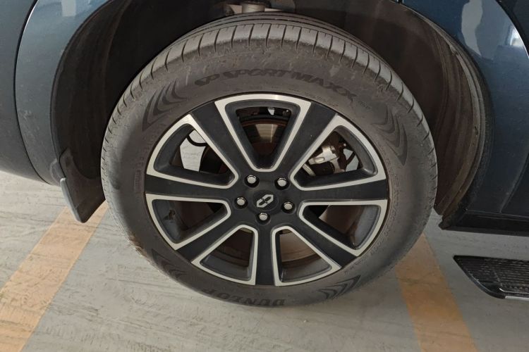 鸿蒙智行 问界M7 2024款 1.5T 智驾后驱Ultra版 5座车身外观6008