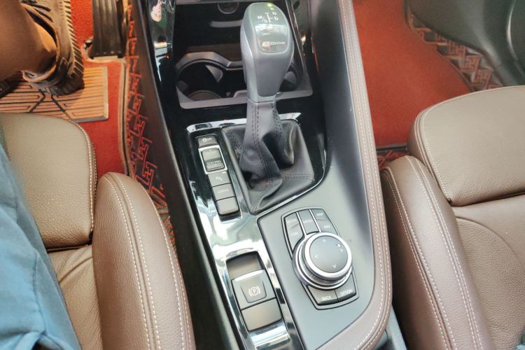 宝马X1新能源 2019款 xDrive25Le 里程升级版中控内饰18