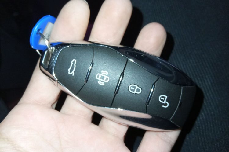 红旗H5 2025款 1.5T DCT旗韵版中控内饰11