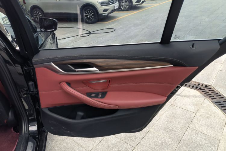 宝马5系新能源 2022款 改款 535Le 豪华套装中控内饰45