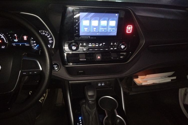 丰田 汉兰达 2023款 2.5L智能电混双擎四驱精英版 7座中控内饰16