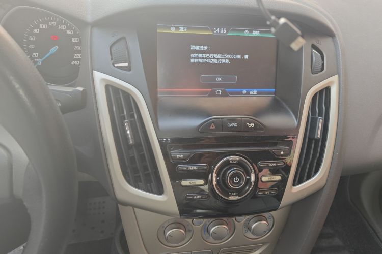 福特 福克斯 2012款 三厢 1.6L 手动舒适型中控内饰16