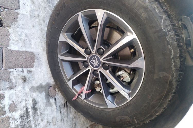 比亚迪 秦PLUS 2023款 冠军版 DM-i 55KM领先型车身外观10