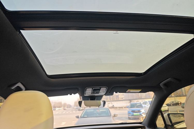 理想汽车 理想ONE 2021款 增程6座版中控内饰22