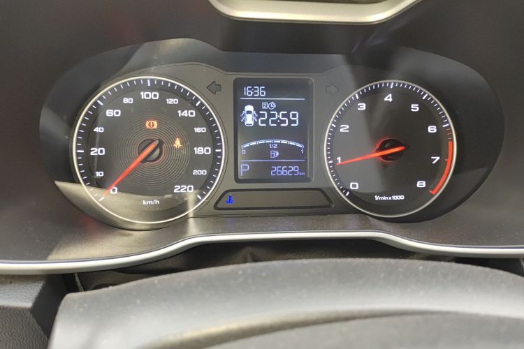 名爵ZS 2018款 1.5L 自动豪华版 国V中控内饰14