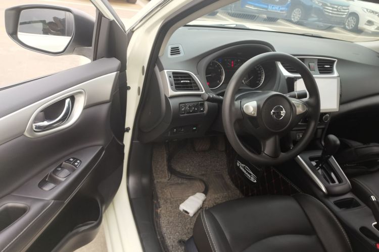 日产 轩逸 2019款 经典 1.6XE CVT舒适版中控内饰20