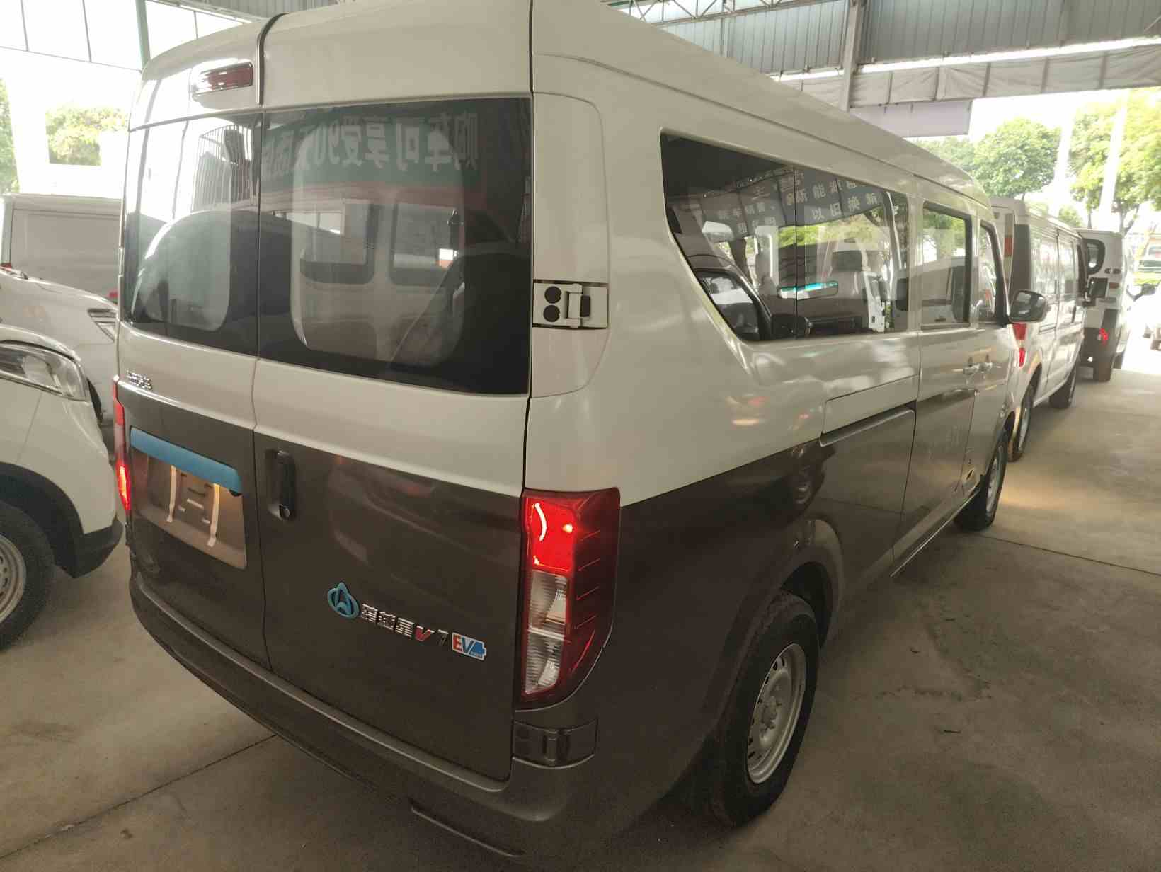 长安跨越 跨越星V7 EV 2024款 316km 对开门豪华型 7座(4)