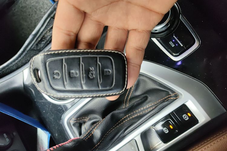 长安CS95 2017款 2.0T 四驱智驭版中控内饰11