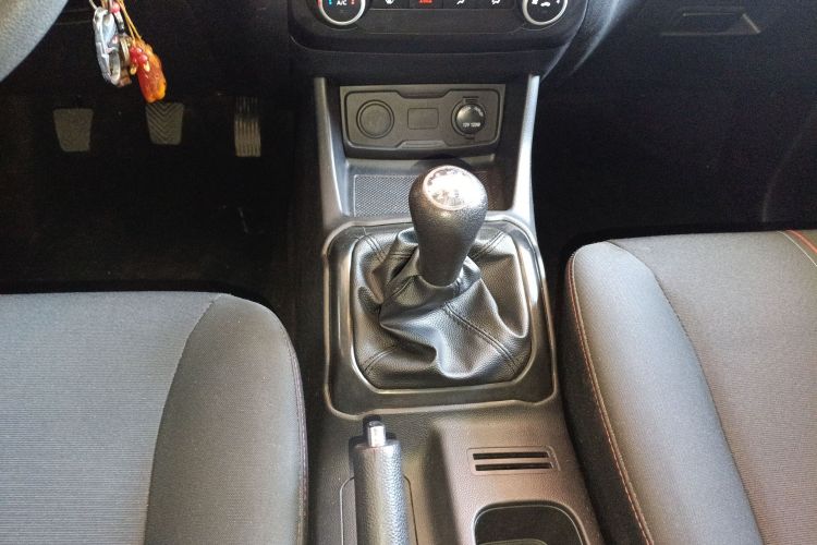 长安欧尚X70A 2020款 1.5L 手动基本型中控内饰18