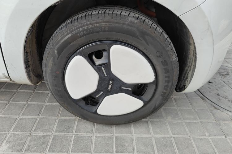 长安启源 长安Lumin 2023款 301km 蜜沁款车身外观10