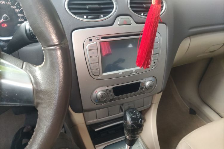 福特 福克斯 2013款 两厢经典 1.8L 自动时尚型局部细节16