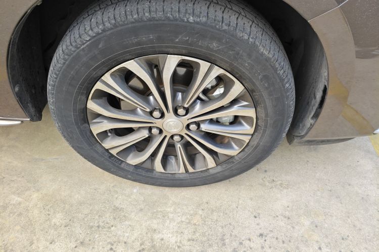 别克GL8 2023款 改款 陆上公务舱 豪华型车身外观6007