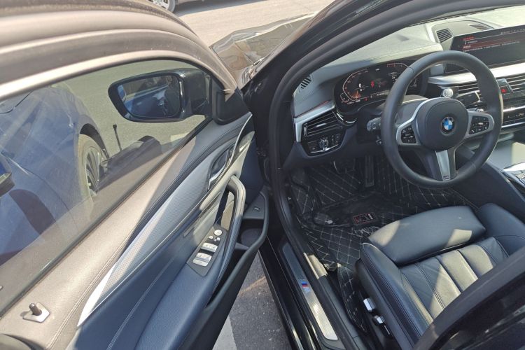 宝马5系(进口) 2020款 525i M运动套装中控内饰7003