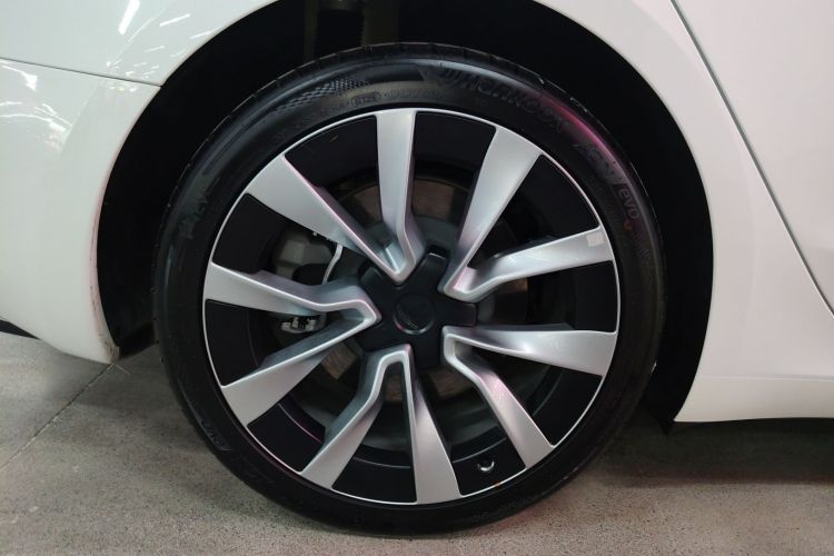 特斯拉 Model 3 2025款 后轮驱动版车身外观6008