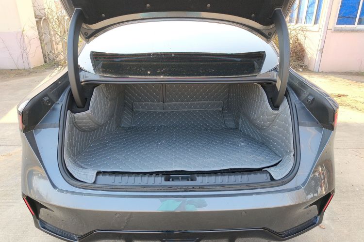 领克07 2024款 EM-P 126长续航 Halo机舱底盘23