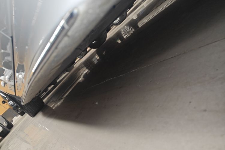 奔驰C级 2022款 改款 C 200 L 运动版局部细节9001