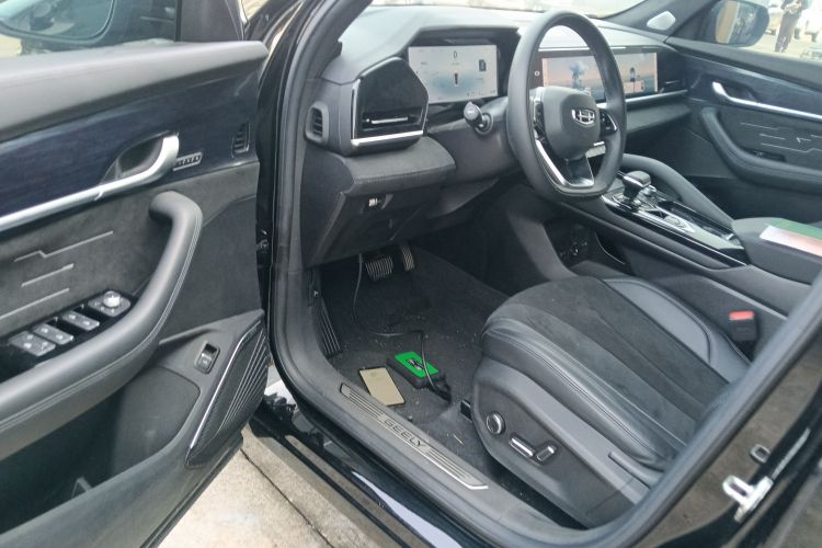 吉利汽车 星越L 2024款 2.0TD 高功自动两驱天际版中控内饰20