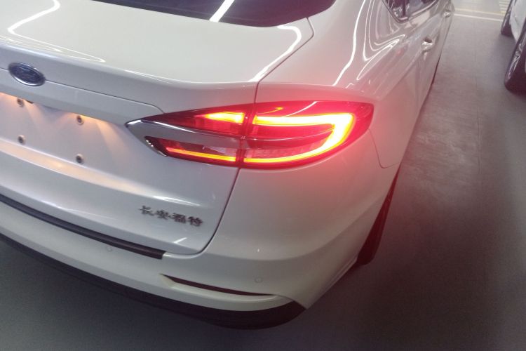 福特 蒙迪欧新能源 2018款 2.0 PHEV 智控时尚型 国VI车身外观6006