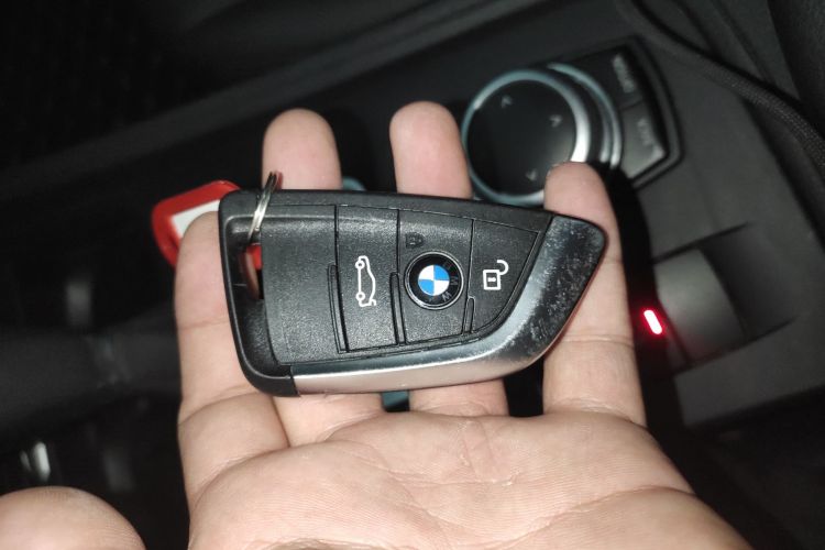 宝马1系 2019款 118i 时尚型中控内饰11