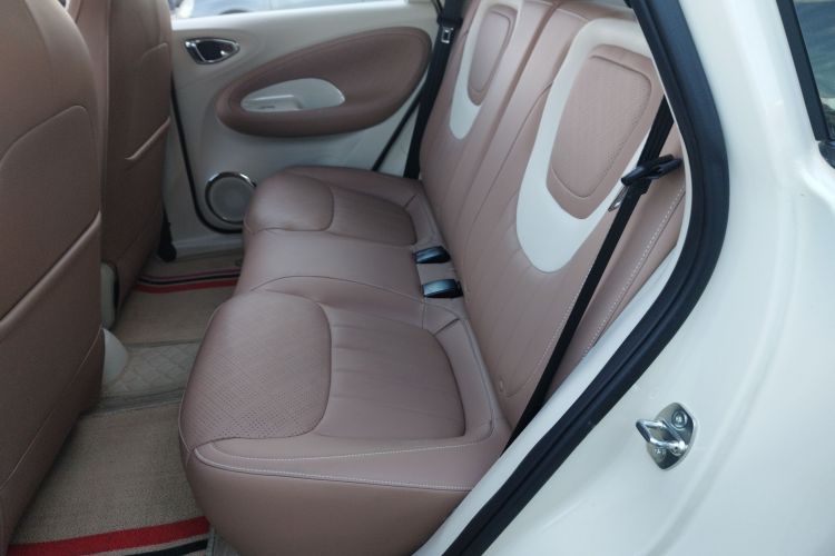 五菱汽车 五菱缤果 2025款 333km 悦享款中控内饰7004