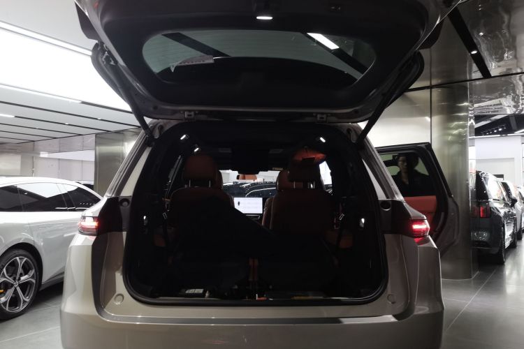 理想汽车 理想L9 2022款 Max机舱底盘23