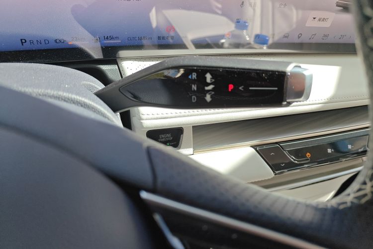 别克GL8新能源 2026款 陆尊 尊享版中控内饰18