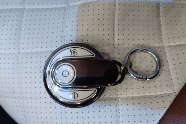 奔腾小马 2026款 222km 炫彩马中控内饰11