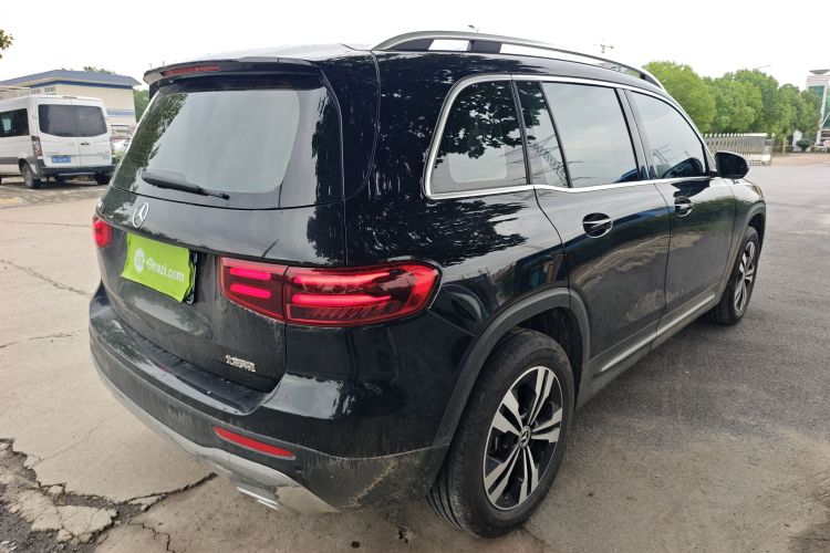 奔驰GLB 2024款 GLB 200 时尚型车身外观7