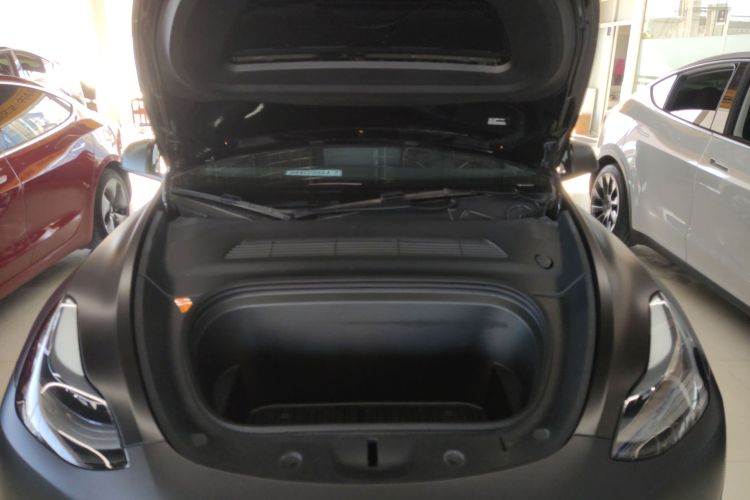 特斯拉 Model Y 2023款 长续航全轮驱动版机舱底盘24