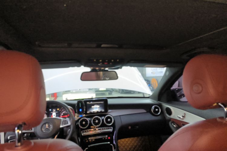 奔驰C级 2018款 C 200 运动版中控内饰22