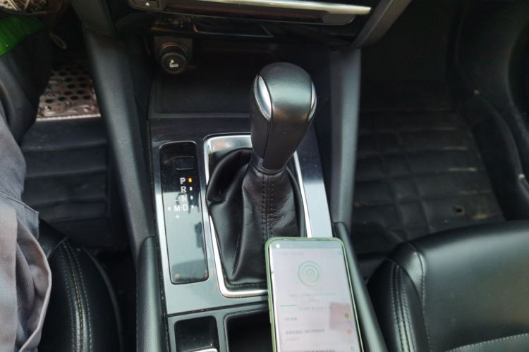 马自达 阿特兹 2017款 2.0L 蓝天时尚版中控内饰18