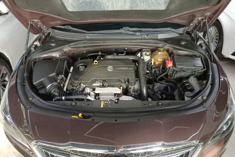 别克 君越 2018款 20T 精英型机舱底盘24