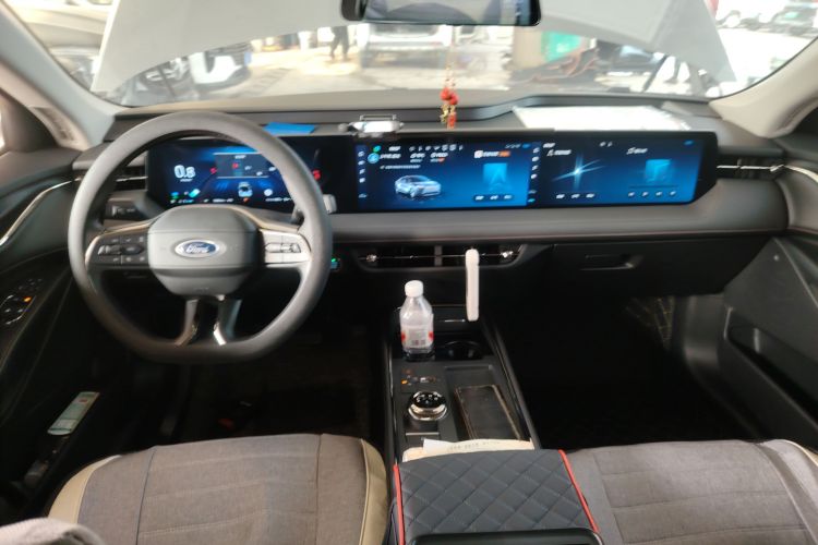 福特 蒙迪欧 2023款 EcoBoost 180 豪华型中控内饰12