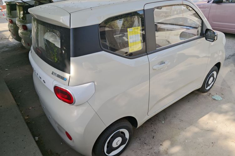 五菱汽车 宏光MINIEV 2024款 第三代 215km 青春版车身外观7