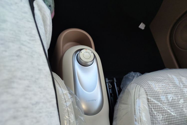 五菱汽车 宏光MINIEV 2025款 四门版 进阶款中控内饰18