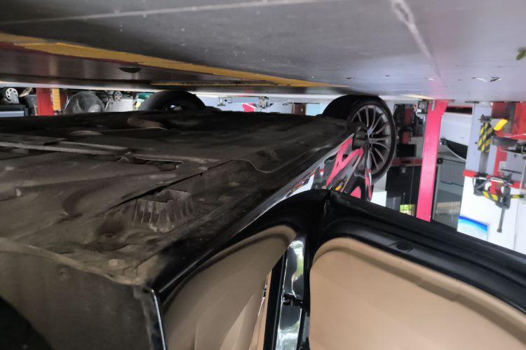 宝马5系 2014款 525Li 豪华设计套装局部细节9002