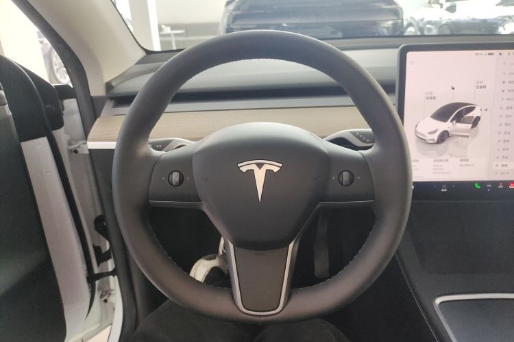 特斯拉 Model Y 2022款 改款 后轮驱动版中控内饰13