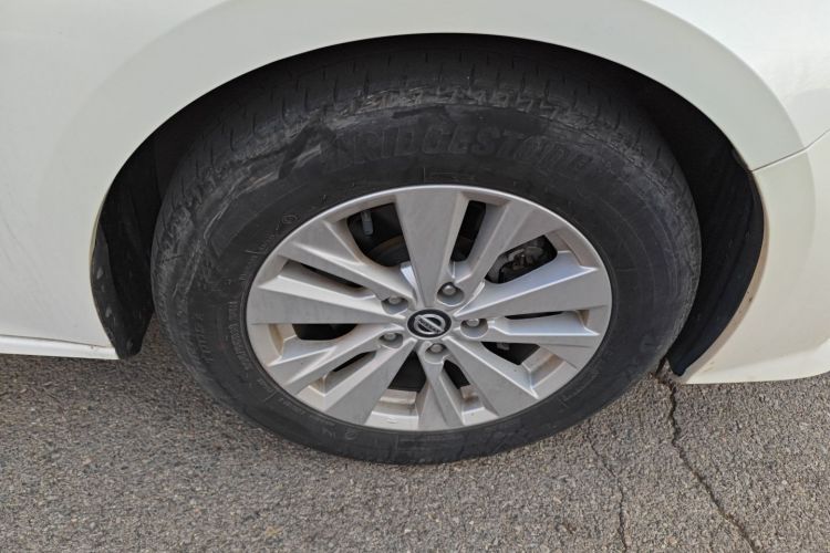 日产 天籁 2019款 2.0L XL 舒适版车身外观10